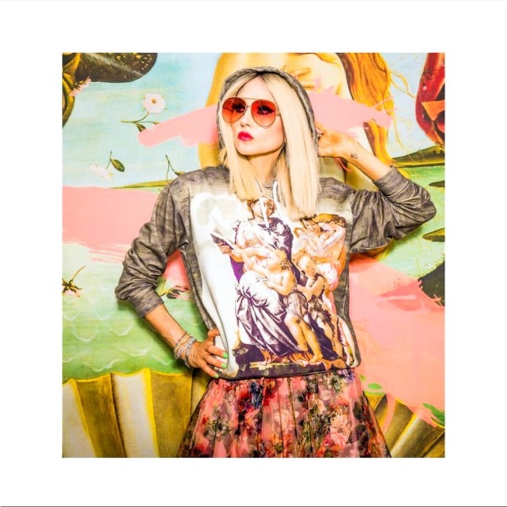 Alice + Olivia Barron Madonna & Child Art Hoodie Sweater XS NWT soft designer - Picture 6 of 12
